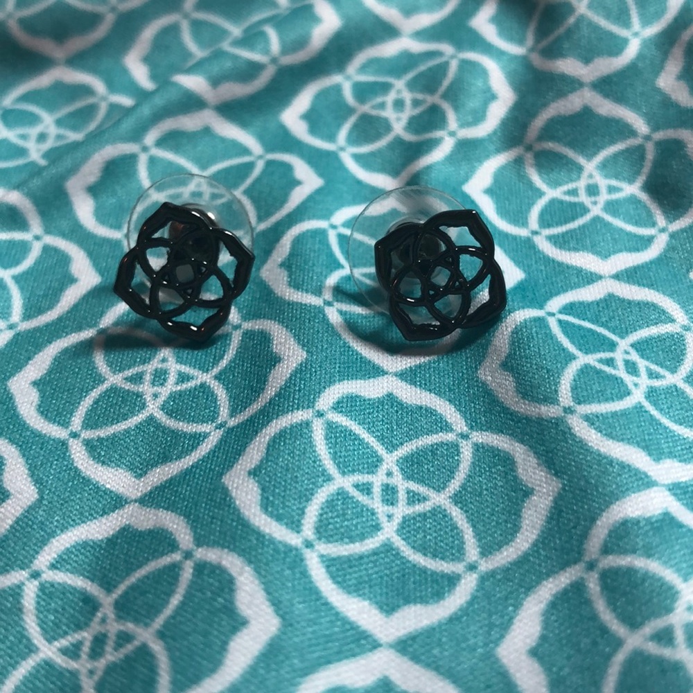 Kendra Scott Rue Pendant Earrings